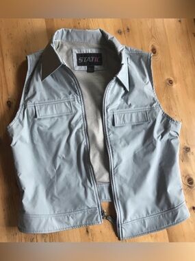 Static NWOT Rugged Vest Large gray poly